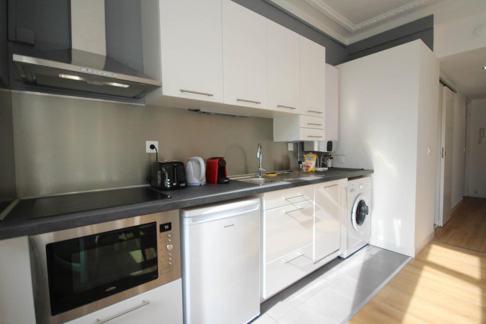 Fully-Equipped Apartment In City Center + Parking Лилль Экстерьер фото
